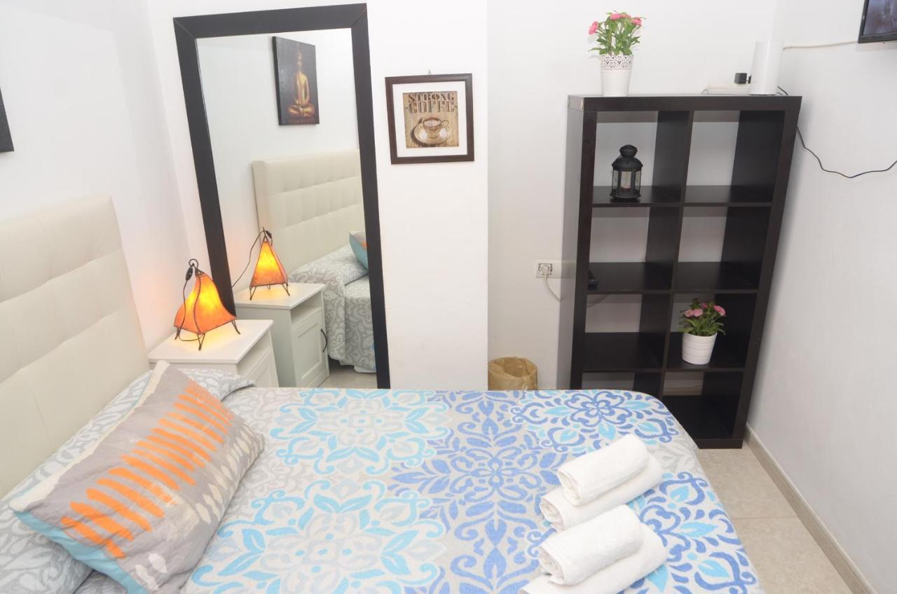 Habitacion Malaga Centro Buitenkant foto